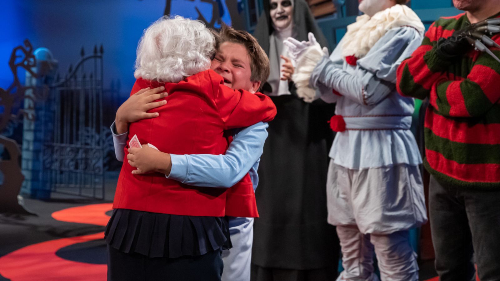 Los abuelos aparecen por arte de magia de Jorge Blass | Ver