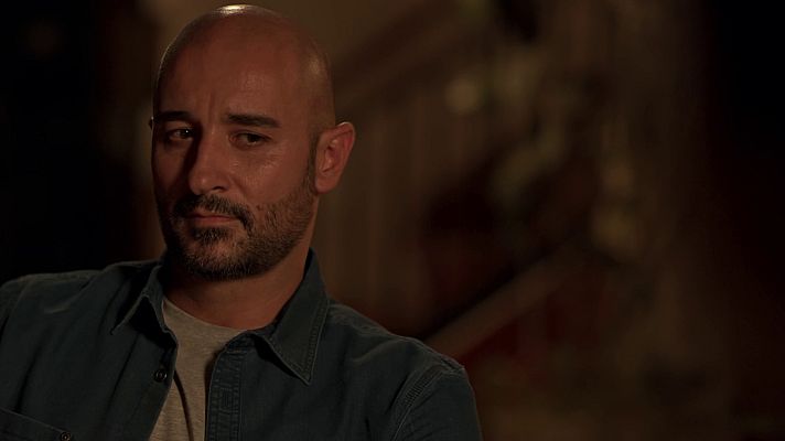 La caza - Víctor le cuenta la verdad a Sara