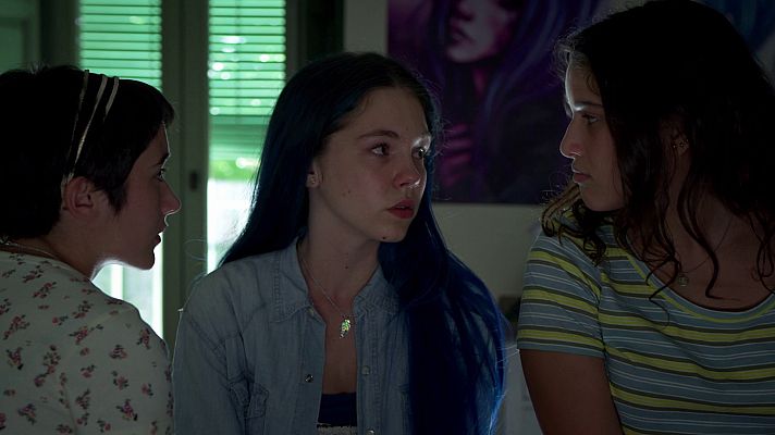 La caza - Julia, Bela y Samiah guardan un secreto