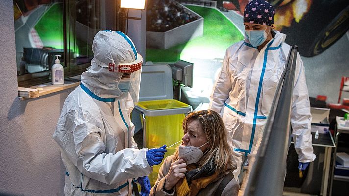 Telediario 1 - Algunos expertos recomiendan un nuevo confinamiento