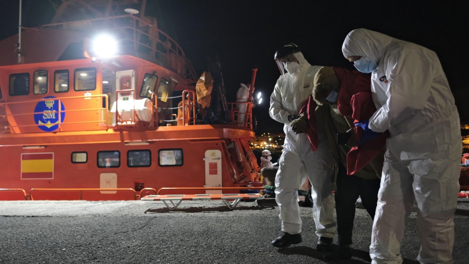 Llega una nueva patera con 34 personas a bordo al sur de Gran Canaria- RTVE.es | Ver