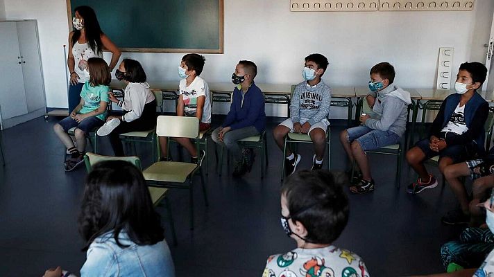 Telediario 1 - Aumentan los contagios y las aulas confinadas en centros educativos de toda España