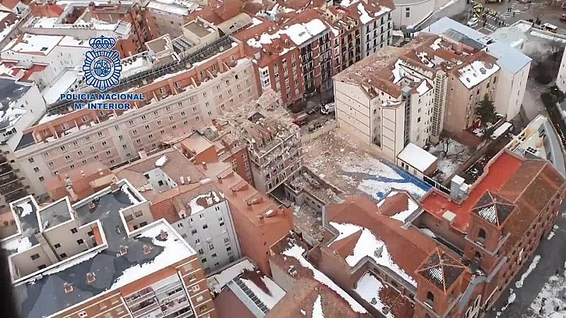 Imágenes aéreas de la explosión de un edificio en el centro de Madrid