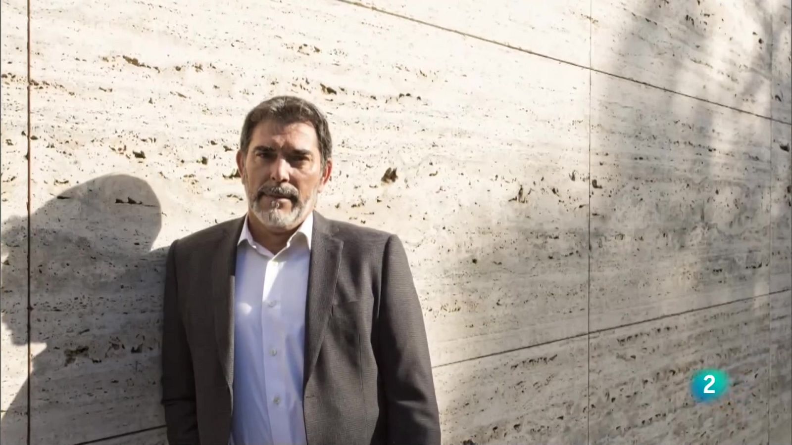 Víctor del Árbol parla amb Anna Cler a Noms Propis