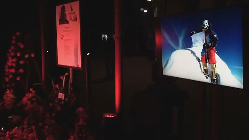 Multitudinario homenaje al fallecido Sergi Mingote en Parets | Ver