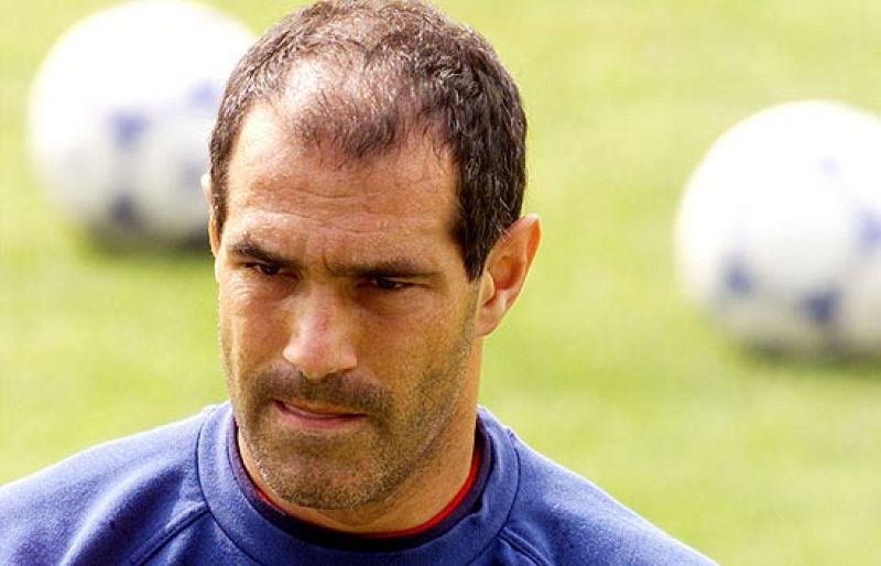 Zubi, el primero en llegar a los 100 partidos con la Roja | Ver