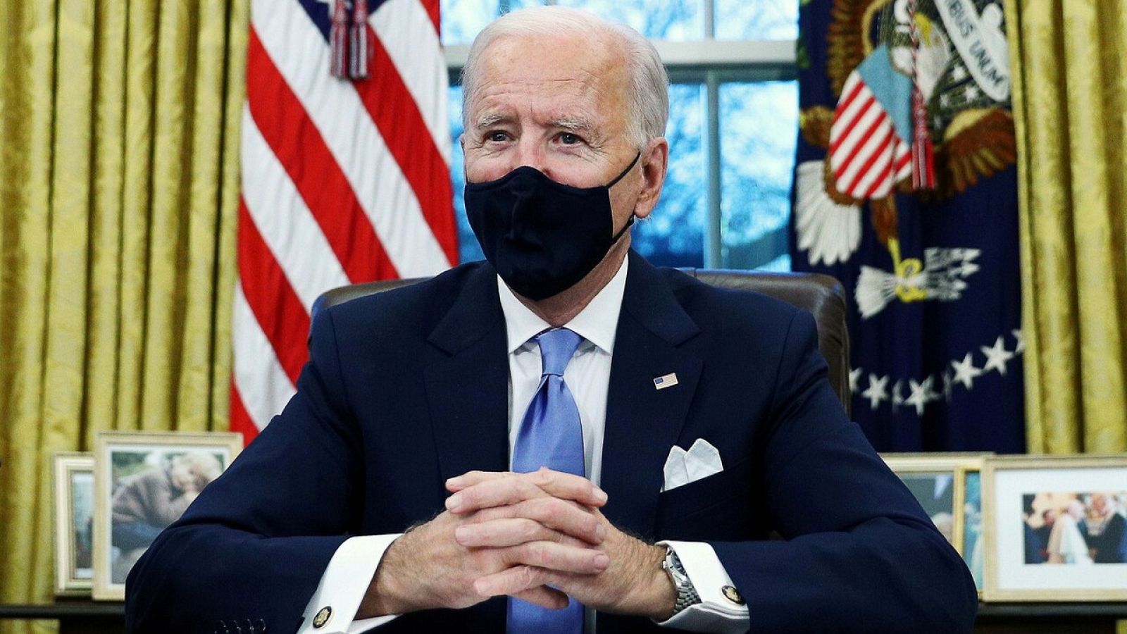 Biden multiplica los gestos y símbolos para diferenciarse de Trump