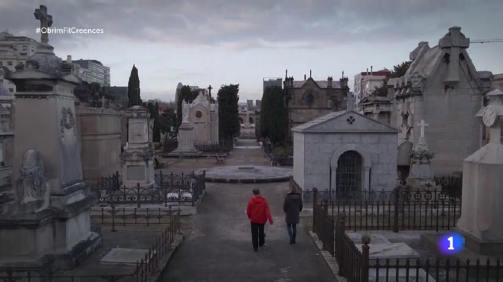 Obrim fil - Ana Boadas i Sebastià d'Arbó, al cementiri