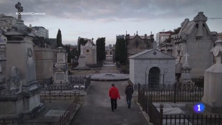 Obrim fil - Ana Boadas i Sebastià d'Arbó, al cementiri