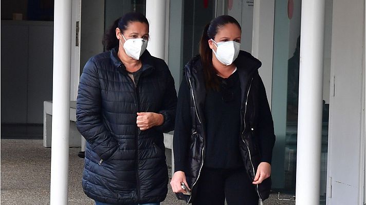  - Arancha Rivera, hija del fallecido, sale del tanatorio rota de dolor