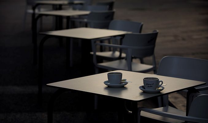 Telediario 1 - La hostelería valenciana cuelga el cartel de 'cerrado' en la comunidad