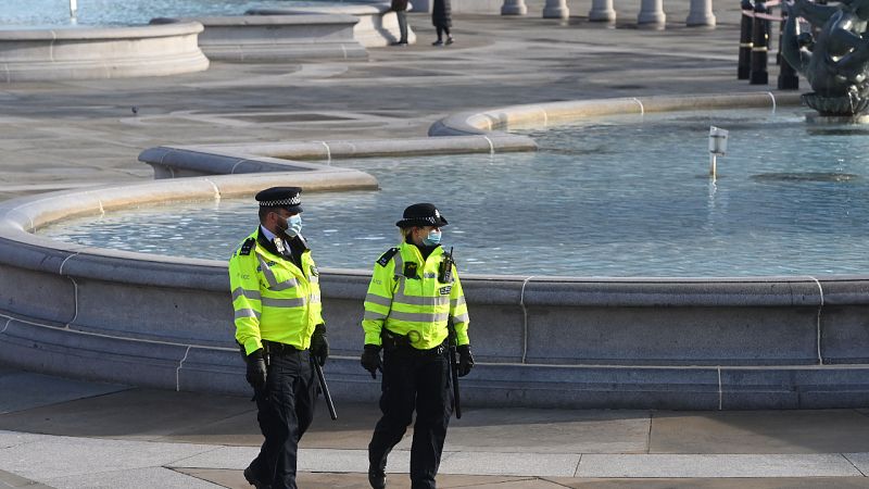 La cepa británica sería más letal, según Johnson, pero la OMS lo cuestiona | Ver