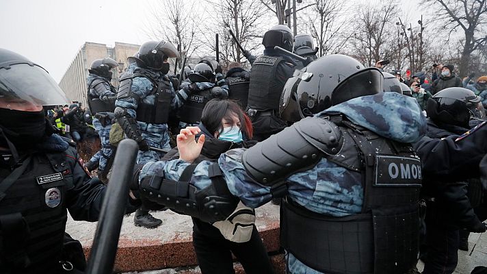 Telediario 1 - Un millar de detenidos en protestas en apoyo a Navalny