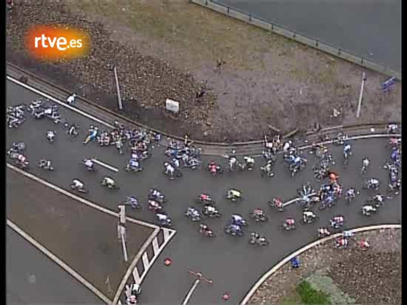 Las caídas, las grandes protagonistas - Vuelta ciclista a España | Ver