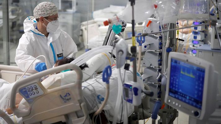 Telediario 1 - La Rioja, Extremadura y Andalucía registran cifras récord de ingresados en hospitales