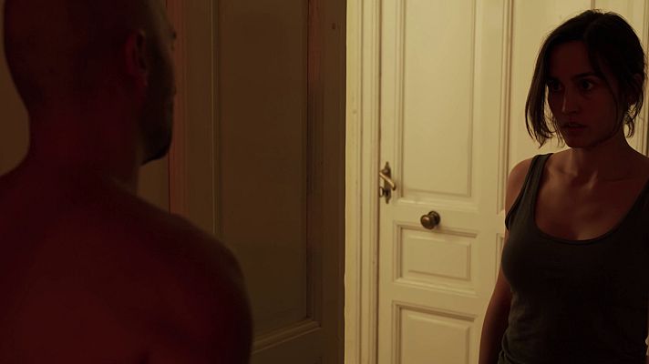 La caza - Sara y Víctor dan rienda suelta a la pasión