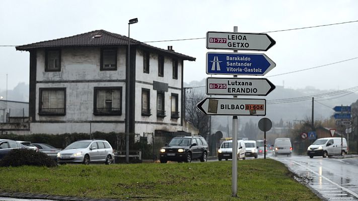 Telediario 1 - Dos detenidos en altercados con grupos que no respetaban las restricciones frente a la COVID en Euskadi