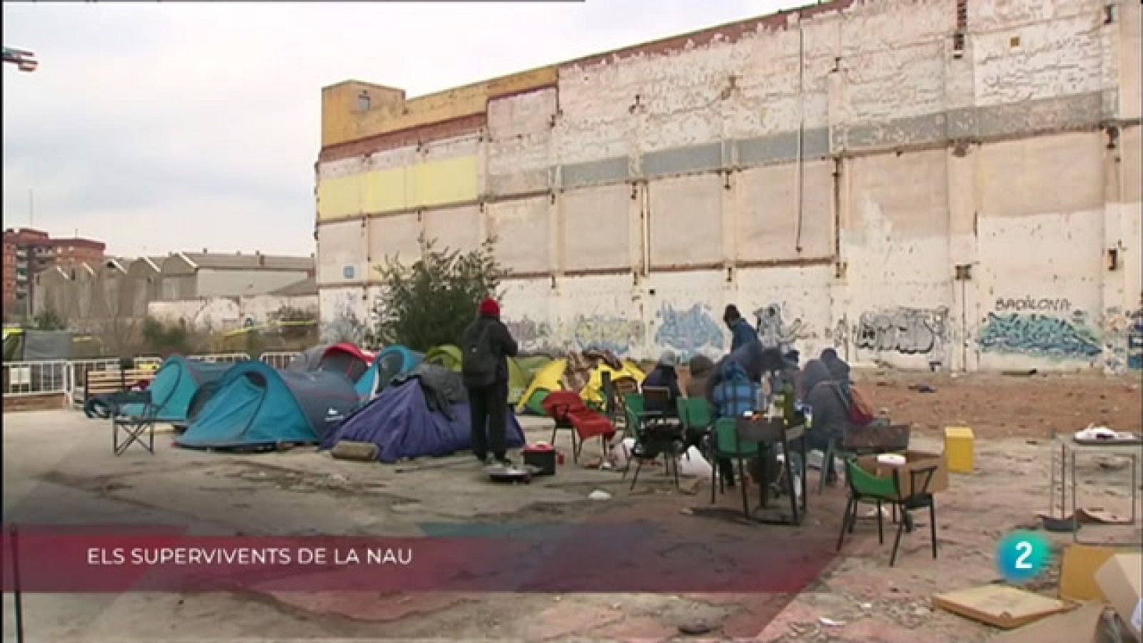 Els supervivents de la nau, Viure sense llar i Desnonament ajornat a La Metro