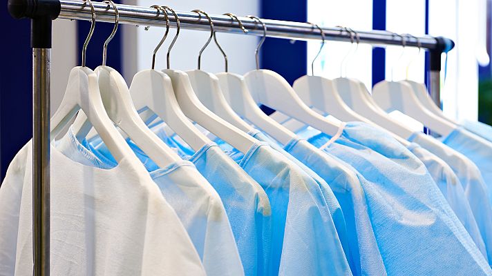 España Directo - España Directo - Más de 23500 batas sanitarias al día