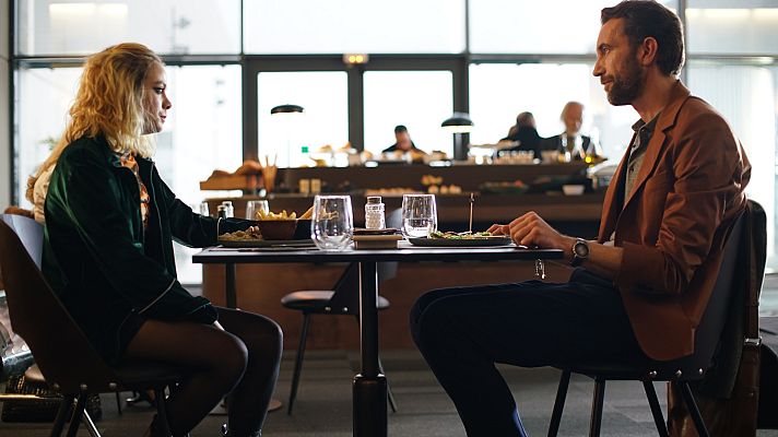 Cultura en Rtve.es - Tráiler de 'Cosmética del enemigo', una película de Kike Maíllo