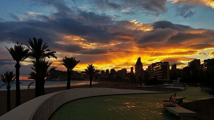 Somos Documentales - Benidorm y el hombre que embotelló el sol