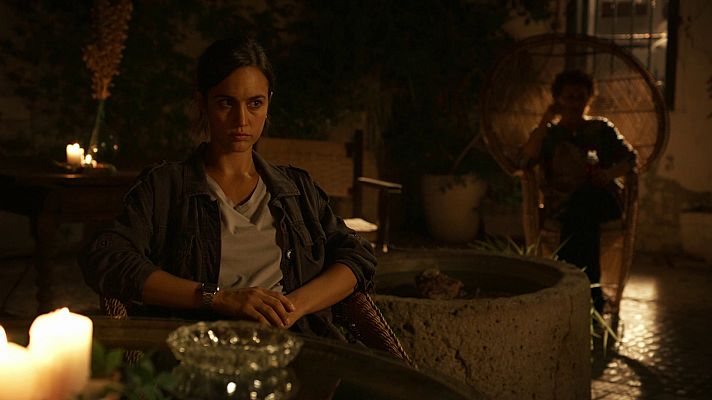 La caza - Sara habla con Caridad sobre su pasado