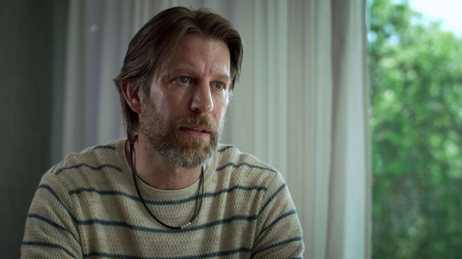 La caza. Tramuntana - Sara y Víctor interrogan a Lance, el padre de Bela