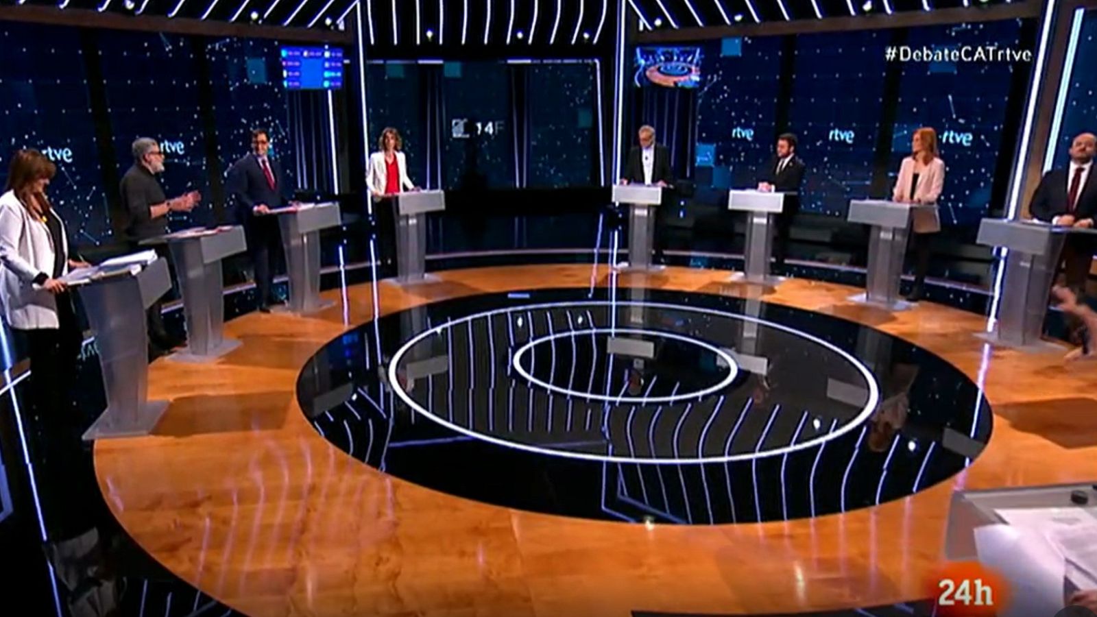 Chacón (PDeCAT) y Riera (CUP) se enzarzan sobre las ocupaciones ilegales - Especiales informativos | Ver