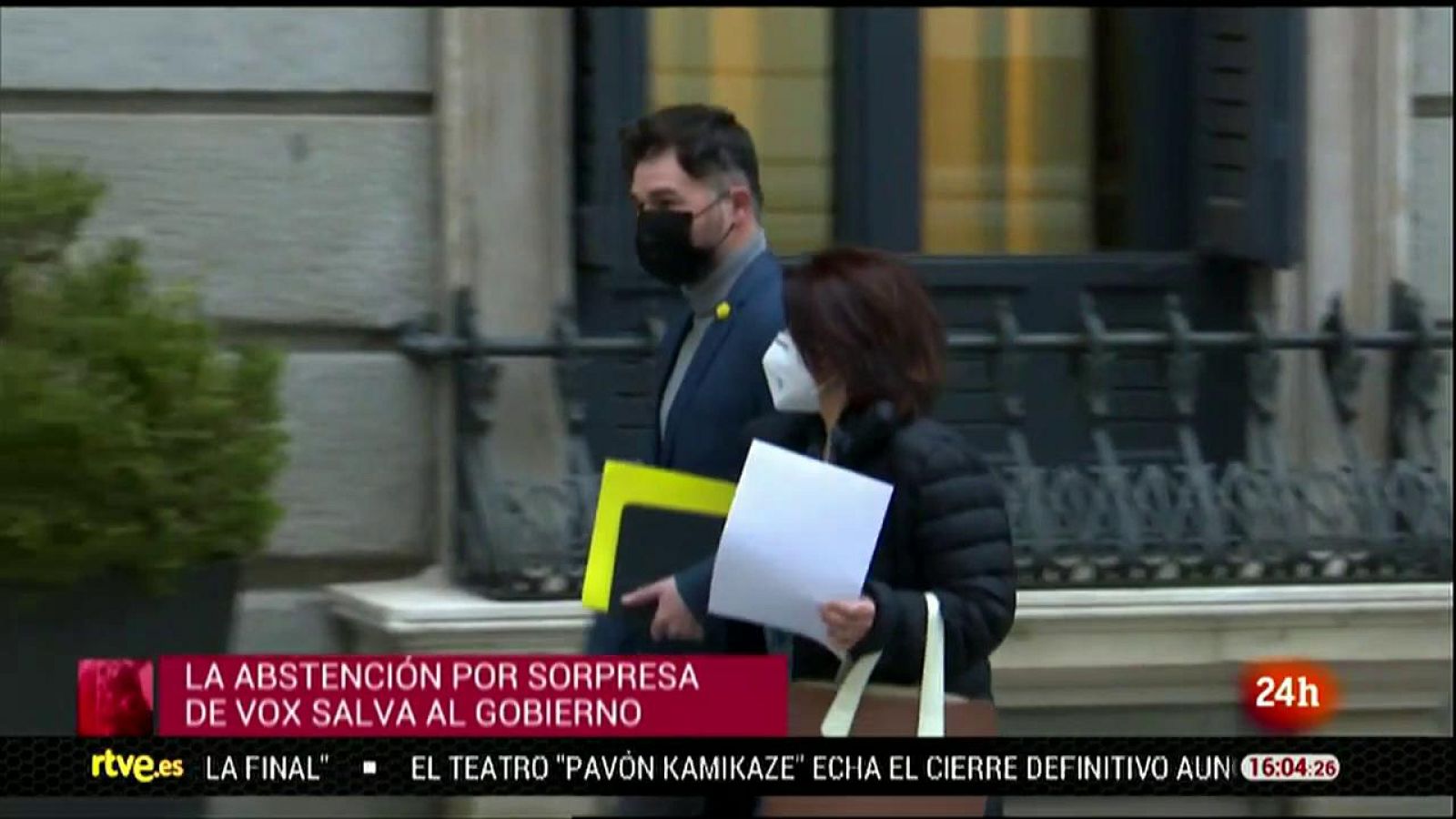 Parlamento - El foco parlamentario - La abstención de Vox aprueba los fondos europeos - 30/01/2021