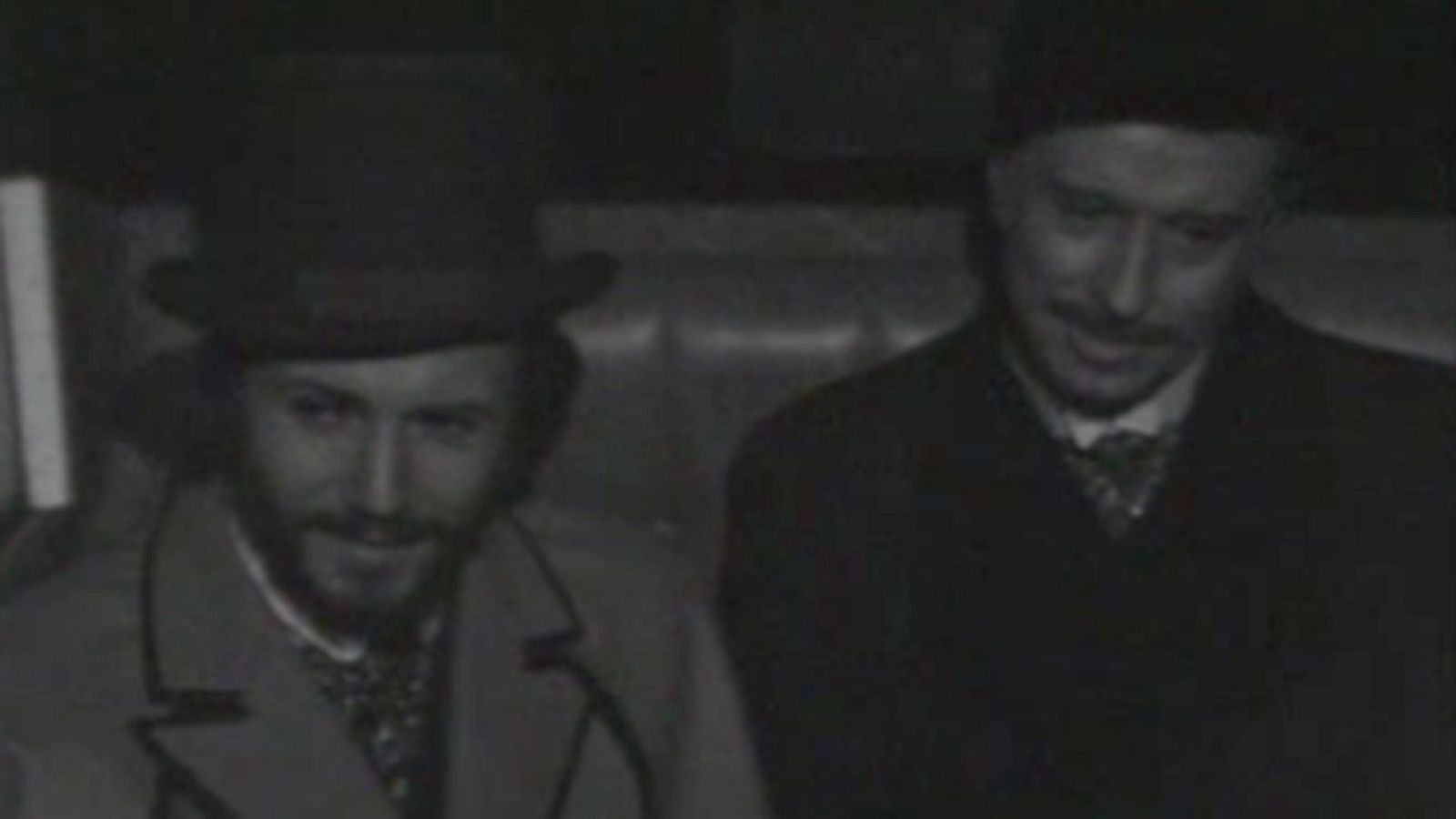 A través de la niebla - El pasado del profesor Legrand - A través de la niebla | Ver