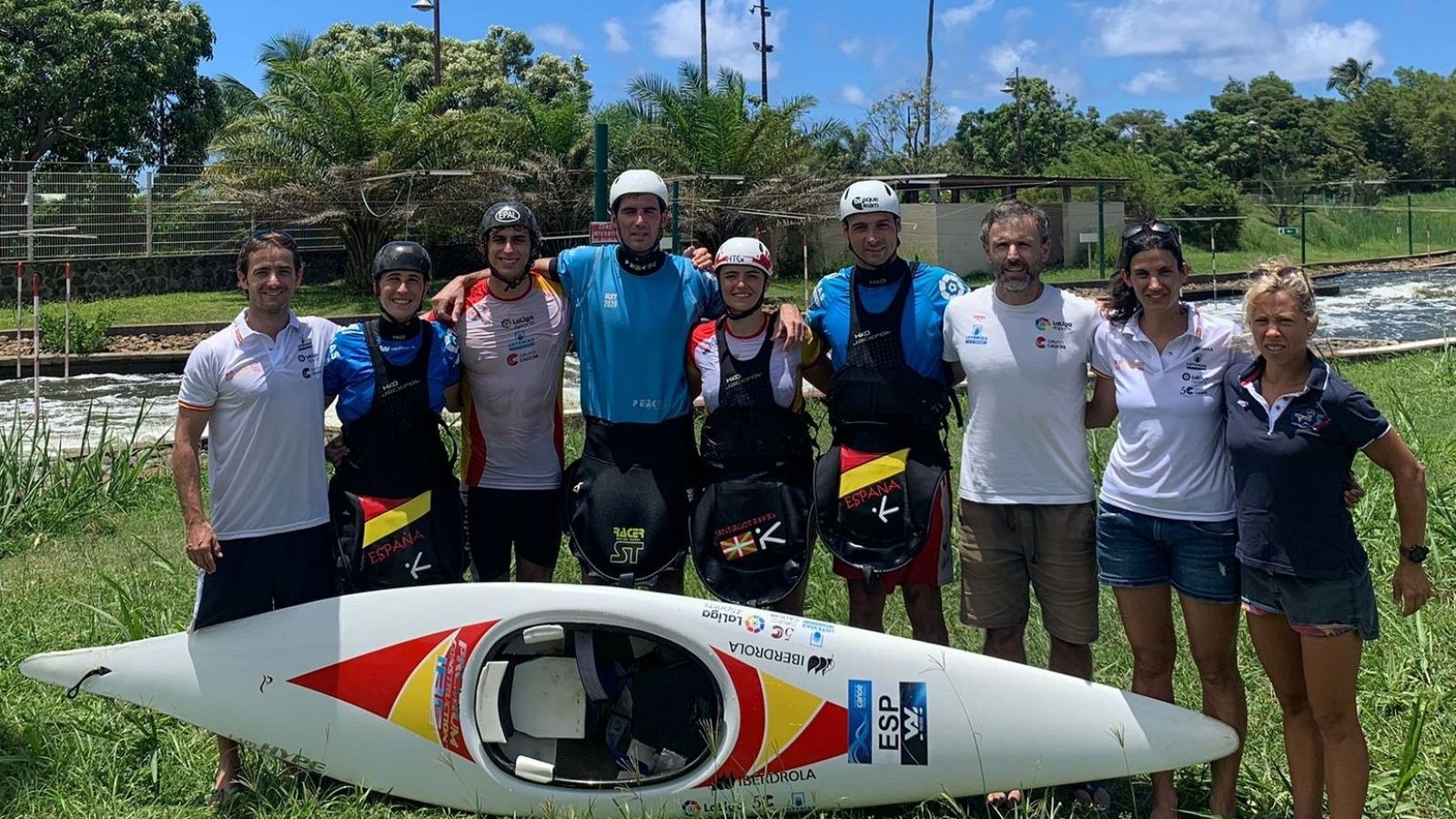 El piragüismo español en aguas bravas se prepara para Tokio en la isla de la Reunión