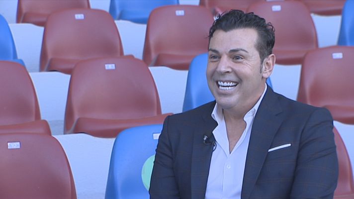 Telediario 1 - Javier Cortés, ejecutivo del Levante y aspirante a Maestro de la costura