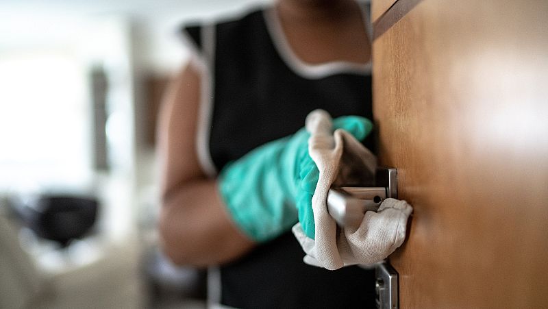 Explotación de las empleadas del hogar en la pandemia - La hora de La 1 | Ver