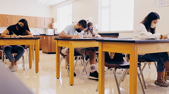 La hora de La 1 - ¿Son seguros los exámenes presenciales en la universidad?