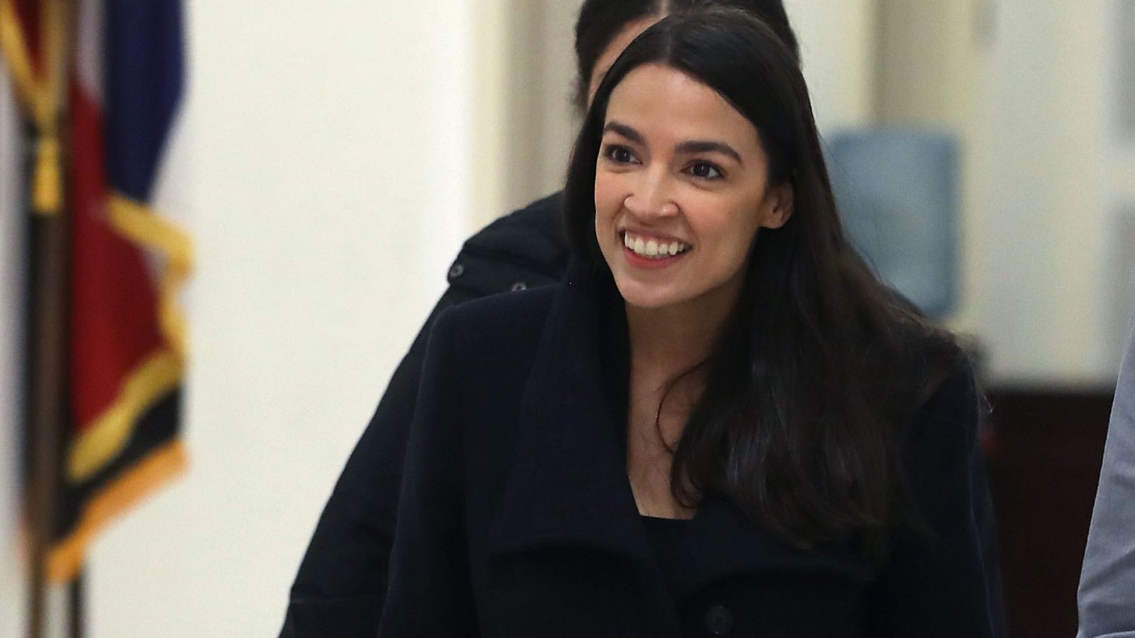 La congresista demócrata Ocasio-Cortez revela en redes sociales que fue agredida sexualmente