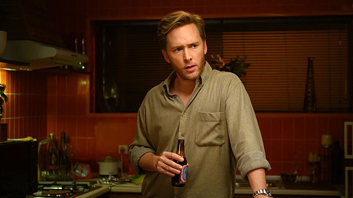 Cuéntame cómo pasó - Marta Altamira propone a Toni ser su mano derecha