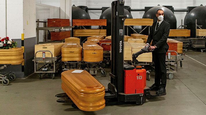 Telediario 1 - Los tanatorios españoles comienzan otra vez a estar al límite