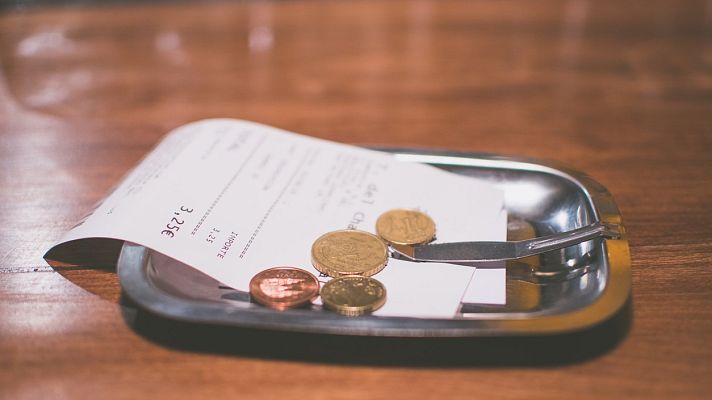 Telediario 1 - Propina digital, una solución para esta tradición que cae en picado con la pandemia