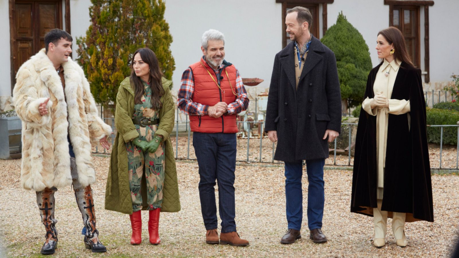 Los aprendices cosen una réplica de Los Juegos del Hambre | Ver