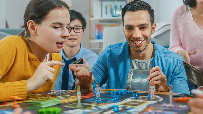 Telediario 1 - Así es el proceso de creación de un juego de mesa