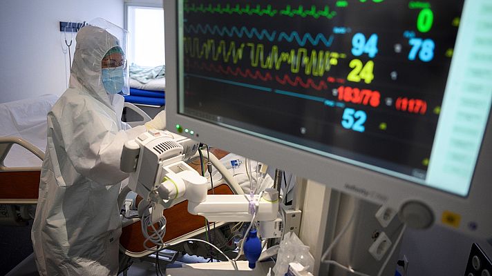 Telediario 1 - La "impotencia" de un paciente ingresado en UCI por coronavirus: "No puedes ni sostenerte en pie"