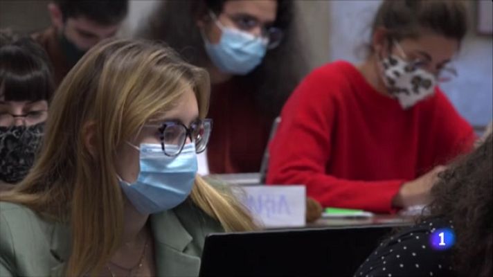 L'Informatiu - El govern català ha previst passar a confinament comarcal la pròxima setmana després d'un mes amb confinament municipal