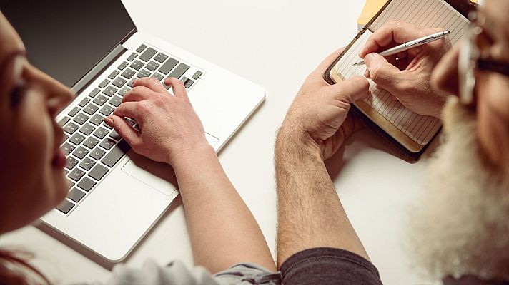 Telediario 1 - La burocracia digital, un obstáculo para los más mayores