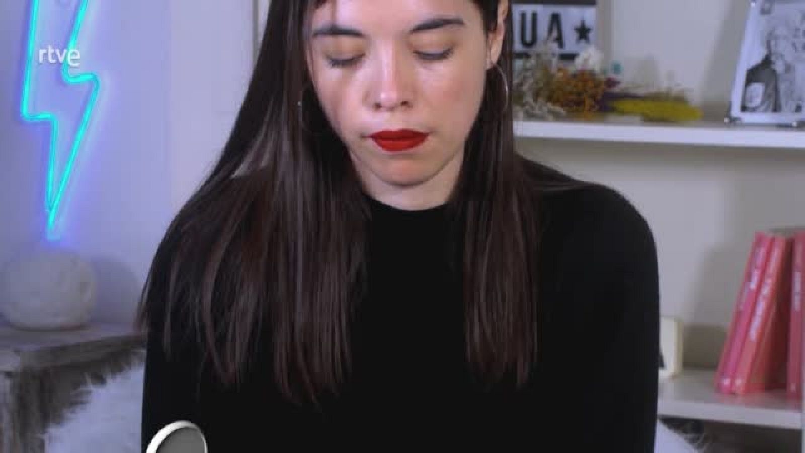 Luna Miguel analiza los titulares de asesinatos machistas | Deslenguados