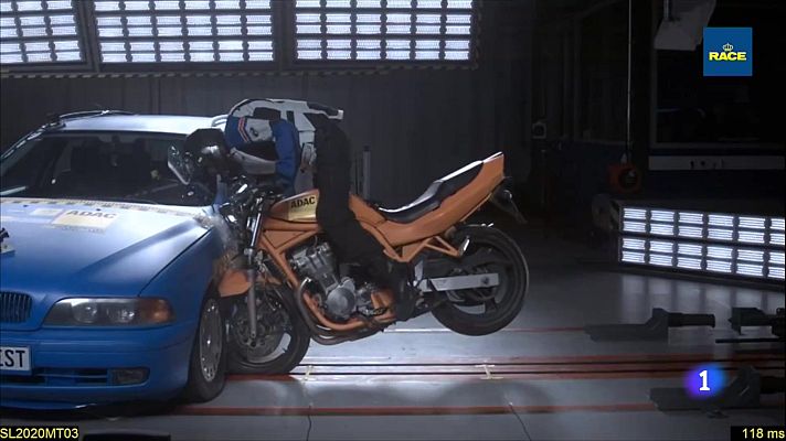 Telediario 1 - La DGT lanza una campaña para promover que los motoristas usen airbag