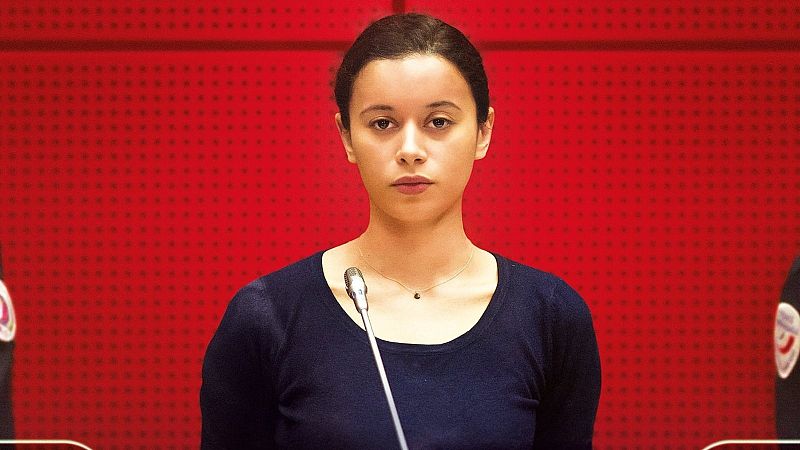 'La chica del brazalete'