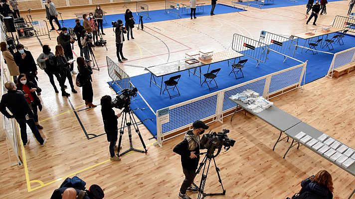 Telediario 1 - Toda la jornada electoral en Cataluña, en RTVE