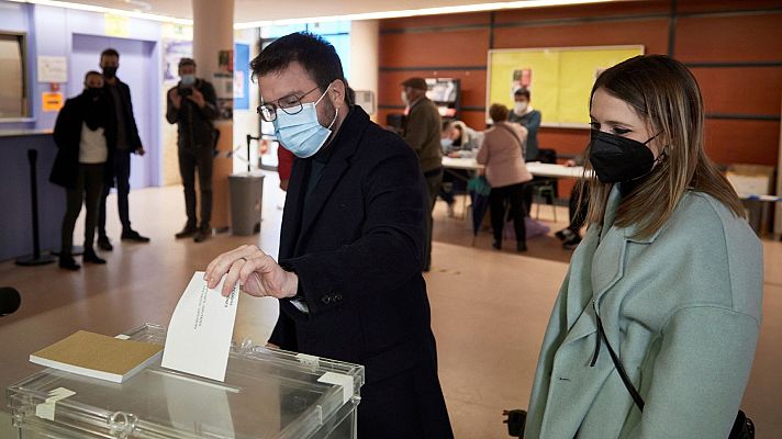 Especial Coronavirus - Los candidatos de ERC, PSC, CUP y Vox votan en las elecciones catalanas