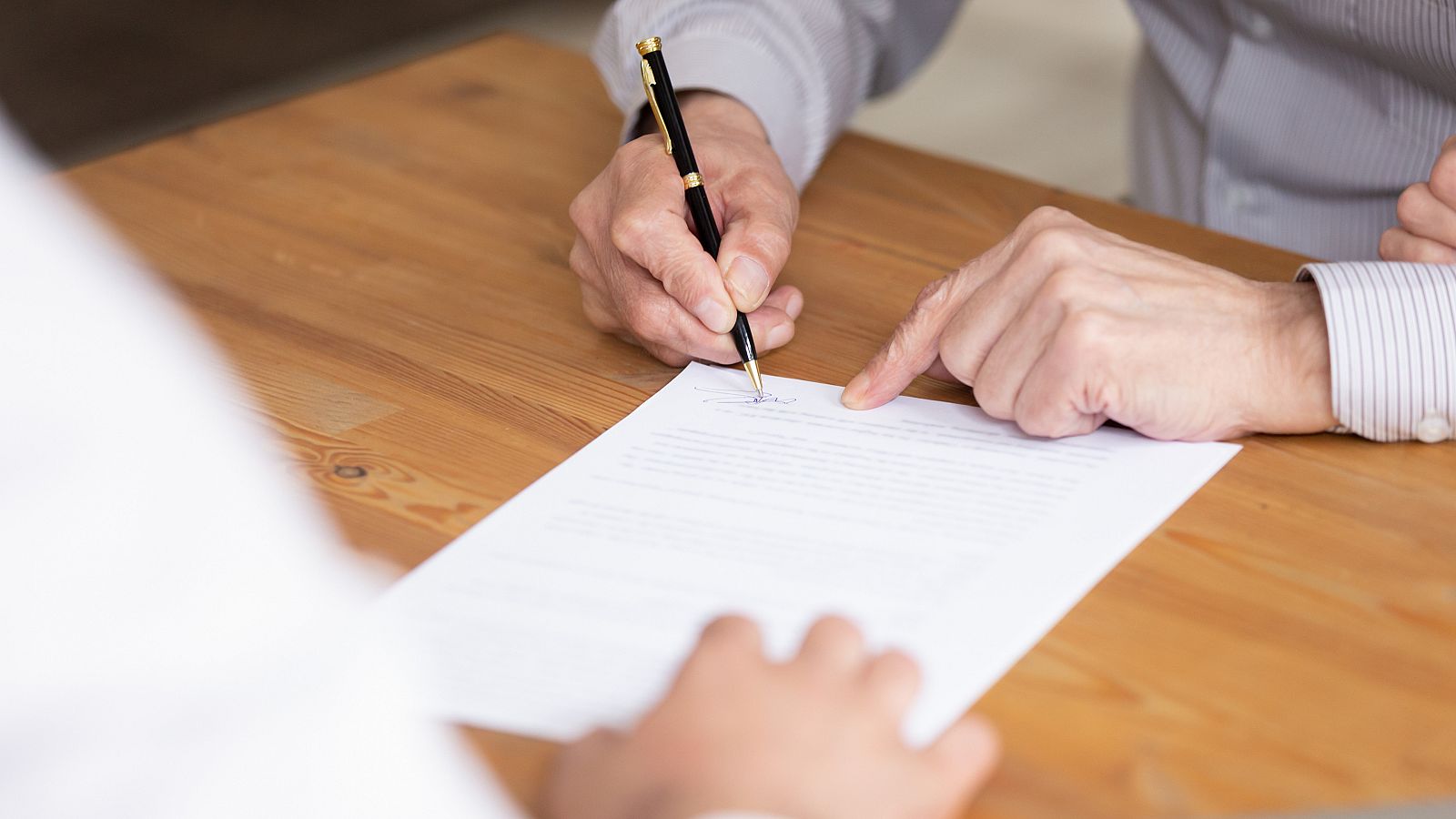 Coronavirus - Las herencias se disparan un 20% debido a la pandemia - RTVE.es - Telediario 1 | Ver