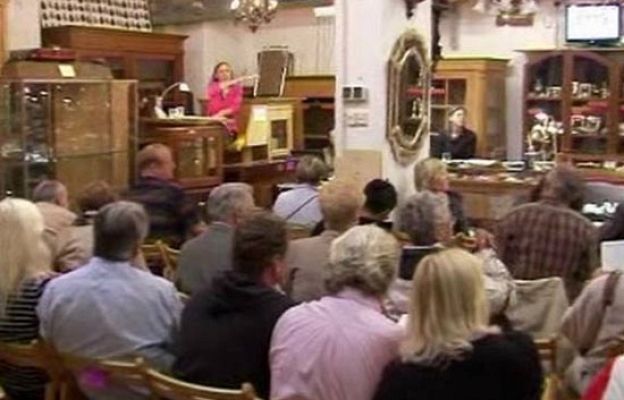  - Subastan tres cuadros pintados por